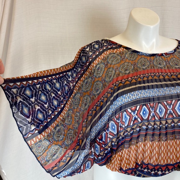 BOGO50 5TH CULTURE Banded Batwing Top - Picture 2 of 7